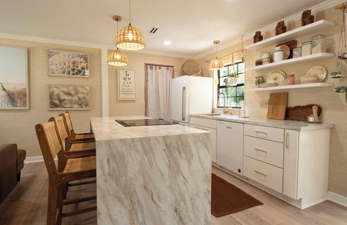 Williston House | 3/1 house in the country near Williston with AC & huge yard!