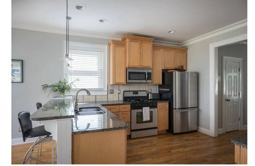Cabbagetown House | 3/2.5: Walk to Beltline and dining; firepit, BBQ, Apple TV, sleeps 5