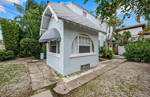 Palm Beach House | 3/2 Ocean Breeze Escape Located on Palm Beach Island