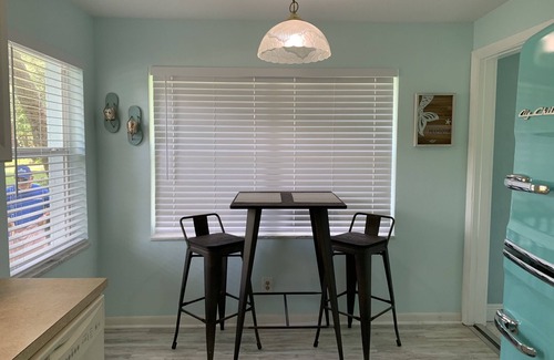 Spring Hill House | 3/3 ON WEEKI WACHEE RIVER