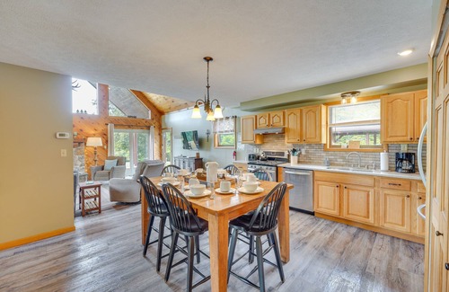 Benezette Cabin | 3-Acre Benezette Cabin: Hot Tub, Grill & Mtn View