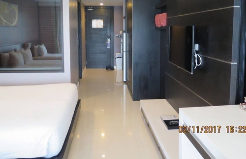 Chalong Apartment | 3 Amazing Beach Front Patong