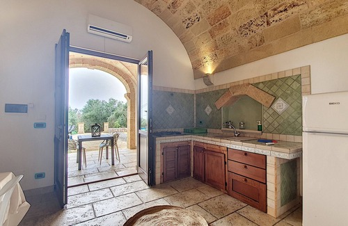 Torre Vado Ski Chalet | 3-apt house with private pool, 250m from beach
