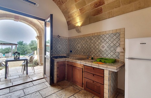 Torre Vado Ski Chalet | 3-apt house with private pool, 250m from beach