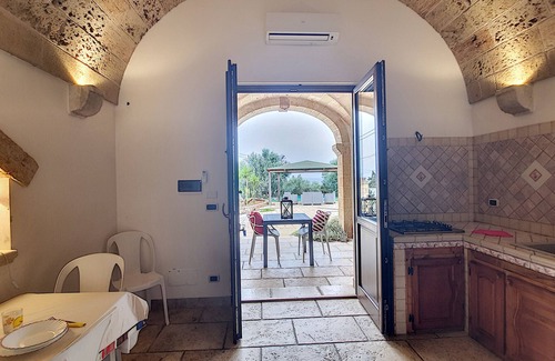 Torre Vado Ski Chalet | 3-apt house with private pool, 250m from beach