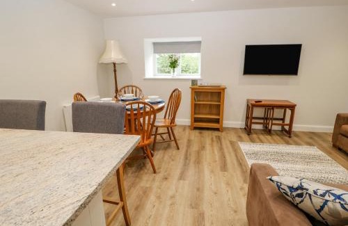 Rastrick House | 3 Barn Cottages