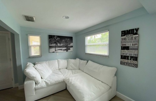 Central Naples House | 3 Bd/2 Ba house in Serene Naples w/community pool and close to everything