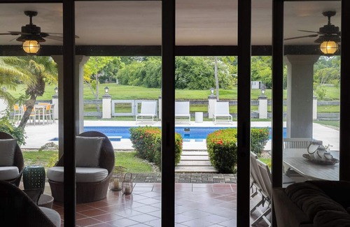 Playa Blanca House | 3 Bdr + 3.5 bthr Patio - Private Pool countryside house near the beach ๐ ๐