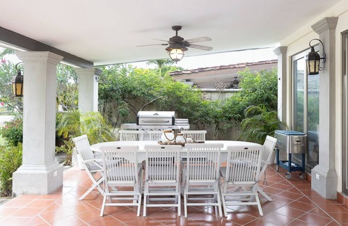 Playa Blanca House | 3 Bdr + 3.5 bthr Patio - Private Pool countryside house near the beach ๐ ๐