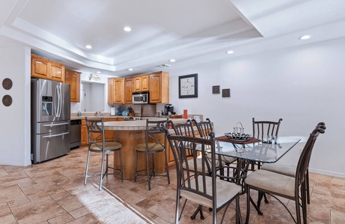 Mohave County Condo | 3 BDR Dockside Riverfront Condo POOL-SPA-DOCK