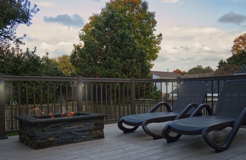 Kitchener House | 3 BDRM~Parking~Smart TV~Lux Kitchen~Outdoor Fire