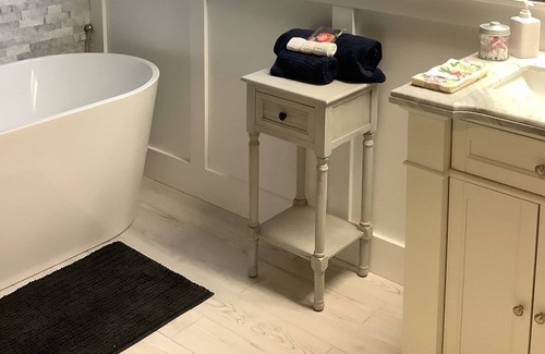 Ocoee House | 3 bed 2 Bath Pool Home Close to Universal & Disney Parks Open Concept Kitchen