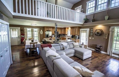 Parrottsville House | 3 Bed 3 Bath-Large Wrap Around Porch Family Friendly, Hot Tub, WiFi