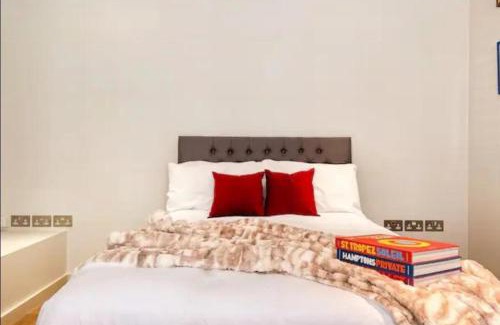 City of Westminster Apartment | 3 Bed Apartment Sleeps 6 - Pet-Friendly Wi-Fi