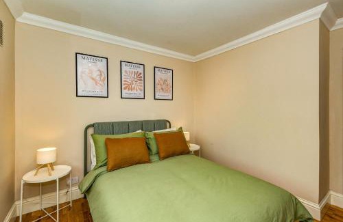 Gosport Apartment | 3 bed home by the sea