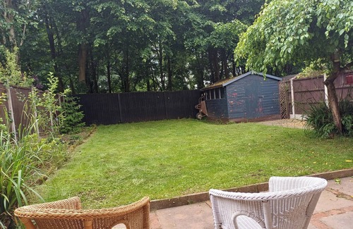 Uttoxeter House | 3 Bed House - Sleeps 6 - Pets - Parking - Wifi