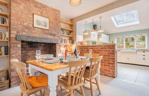 Penny Bridge House | 3 Bed in Backbarrow SZ549