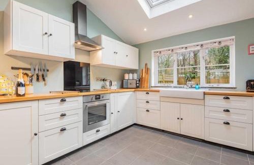 Penny Bridge House | 3 Bed in Backbarrow SZ549
