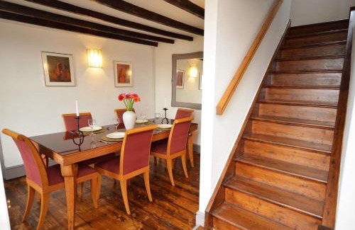 Llandovery House | 3 Bed in Llandovery 76381