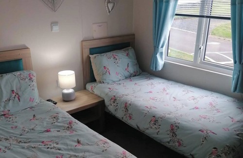 Eyemouth Cabin | 3-Bed Lodge with SeaView-Fireplace-Garden-FreeP