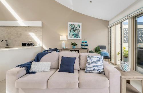 Denhams Beach House | 3-Bed with Beach Views and Entertainment Area