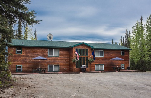 Ridgeway Condo | 3 Bedroom, 1 Bath Peaceful Lodge Just Minutes From The Kenai River and Soldotna!