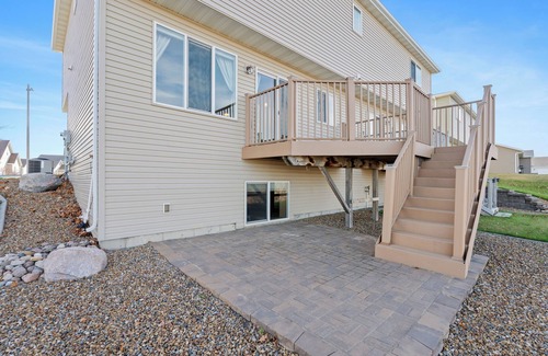 Bismarck House | 3-bedroom 2 1/2 bath 2 living room townhome in amazing north Bismarck
