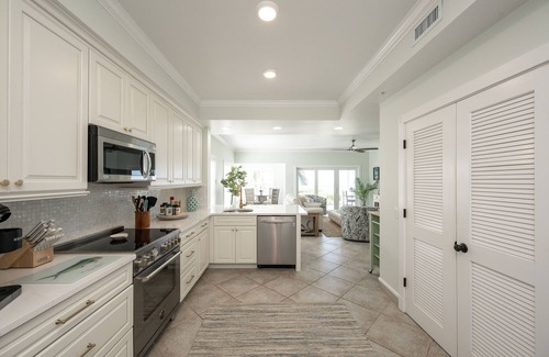 Key West Condo | 3 Bedroom 2 Bath Oceanfront Condo quiet and secluded adjacent to Hotel/Marina
