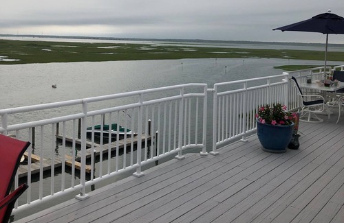 Anglesea Condo | 3 bedroom, 2 bath third floor unit at SUNSET CONDOS in Anglesea with pool and optional boat slip!