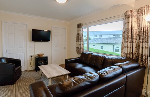 Aberaeron Ski Chalet | 3 bedroom accommodation in Gilfach-Yr-Halen