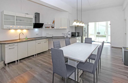 Neubrandenburg Apartment | 3 bedroom accommodation in Neubrandenburg