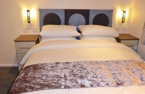 Allerton Cabin | 3 bedroom accommodation in Allerton, Knaresborough