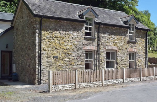Laugharne Cottage | 3 bedroom accommodation in Laugharne, near Pendine