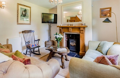 Weston Rhyn Cottage | 3 bedroom accommodation in Weston Rhyn, near Oswestry