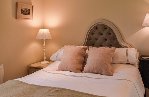 Llanbedr-y-cennin Cottage | 3 bedroom accommodation in Llanbedr-Y-Cennin, near Conwy