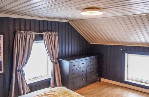 Dyrvik Apartment | 3 bedroom accommodation in Dyrvik