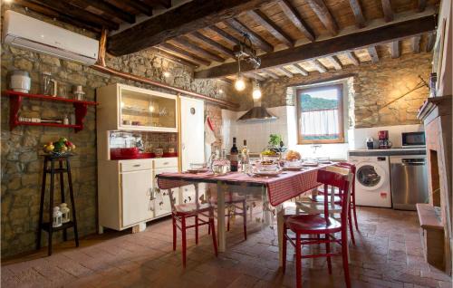 Benabbio Apartment | 3 Bedroom Amazing Apartment In Benabbio