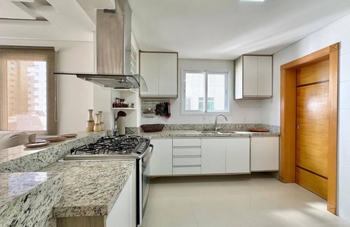 Capao da Canoa Apartment | 3 bedroom apartment close to the sea, next to Bassani square.