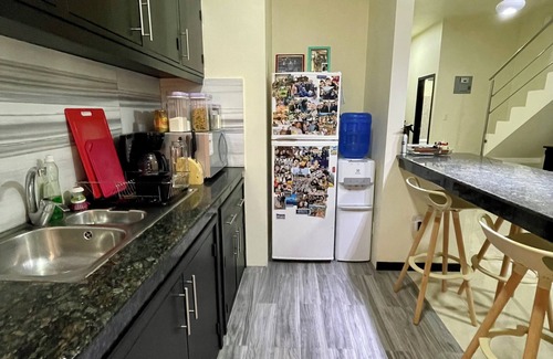 Puerto Ayora Apartment | 3-bedroom apartment in charming Puerto Ayora with WiFi, AC. Near downtown.