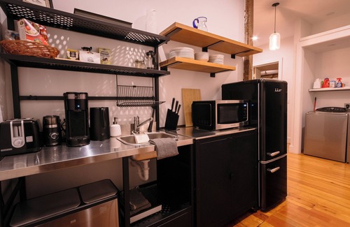 Beacon Apartment | 3-bedroom apartment in charming Beacon with WiFi, AC