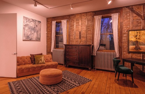 Beacon Apartment | 3-bedroom apartment in charming Beacon with WiFi, AC