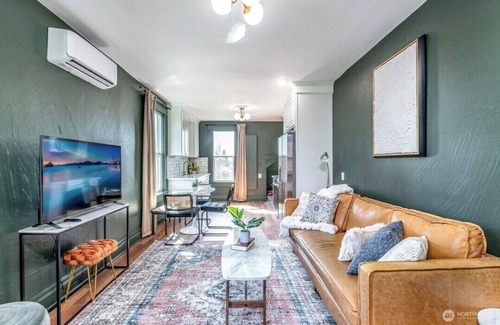 South End Apartment | 3-bedroom apartment in welcoming Tacoma with AC, WiFi