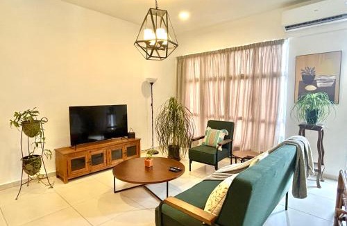 Brickfields Apartment | 3 bedroom apt L26 at kl sentral with city view