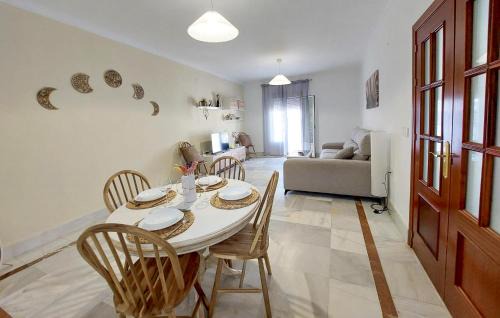 Aznalcazar Apartment | 3 Bedroom Awesome Apartment In Aznalcázar