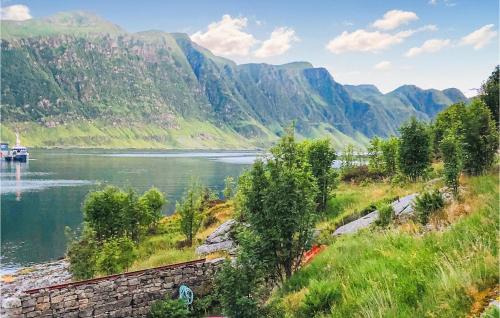 Vagsoy House | 3 Bedroom Awesome Home In Måløy