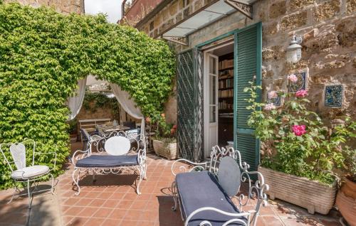 Sutri Apartment | 3 Bedroom Beautiful Apartment In Sutri