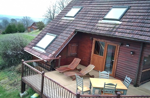 Saint-Germain-de-Tallevende-la-Lande-Vaumont Ski Chalet | 3 Bedroom Chalet/Lodge Stunning Views of Lake & Golf Course. Pool (May to Sept)