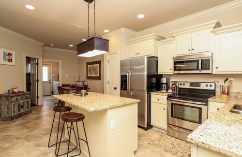 Oxford Condo | 3-bedroom condo in charming Oxford with AC