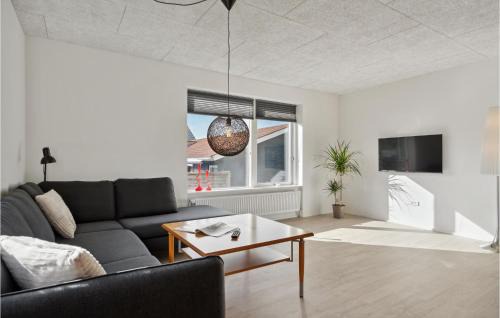 Sønder Felding House | 3 Bedroom Cozy Home In Sønder Felding