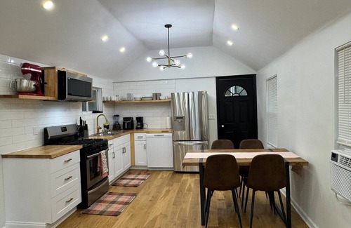 Greentown House | 3-bedroom Family house in wonderful Newfoundland with WiFi, AC